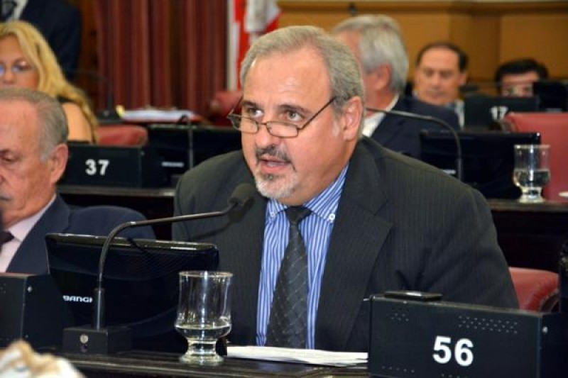 Carlos Ciprián irá por la reelección en Sinsacate