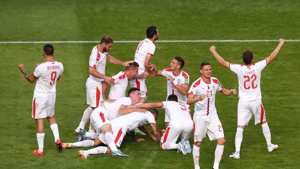Serbia le ganó a Costa Rica con un gol espectacular.