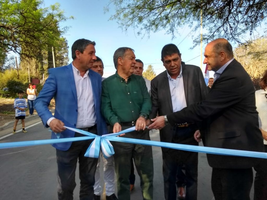 Quedó inaugurada la pavimentación de la Av. Argentina.