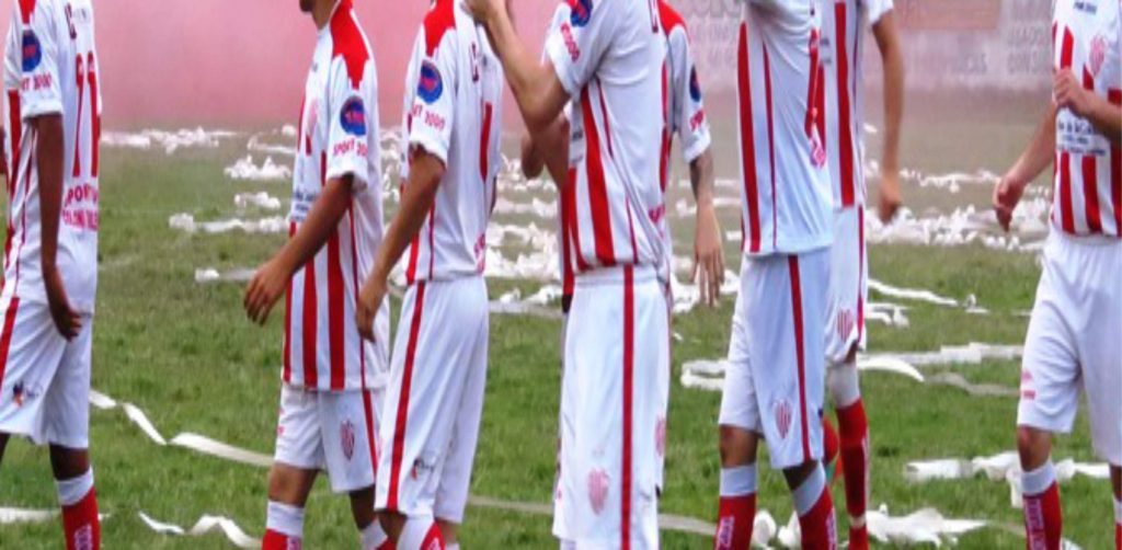 Tirolesa se quedó con los puntos en el clásico del fútbol de la Liga Colón.