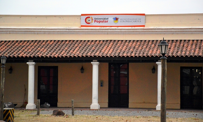 Colonia Caroya brinda apoyo escolar para nivel secundario.