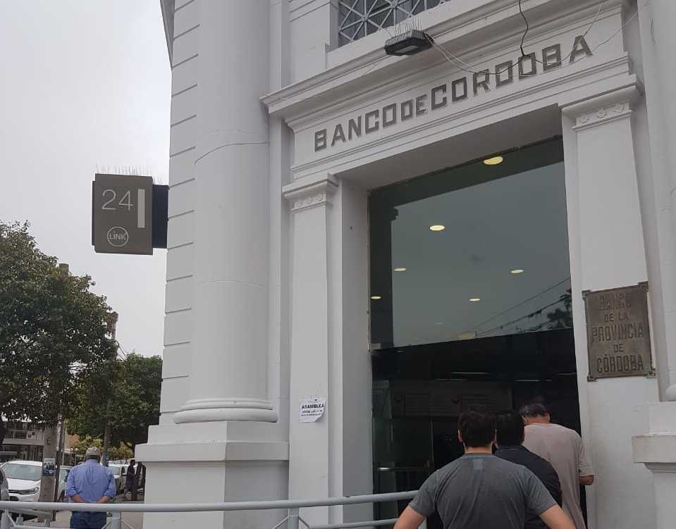 Asambleas recienten la atención en el Banco Córdoba.