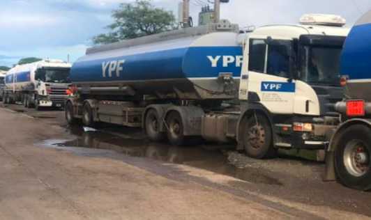 Podría faltar combustibles YPF en la región.