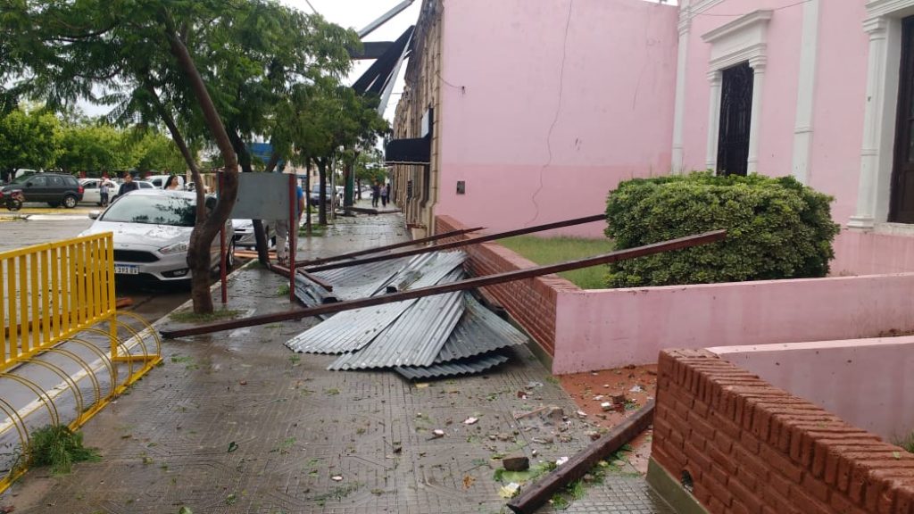 Villa Santa Rosa fue goleada por el temporal.