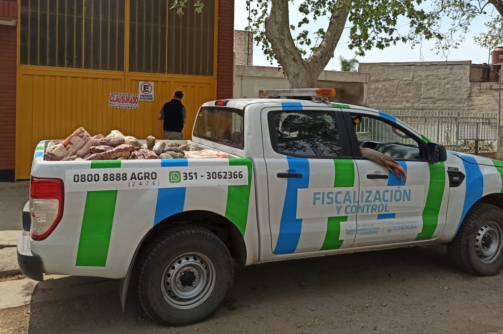 Colonia Caroya: decomisan 1.200 kilos de carne de un establecimiento clausurado