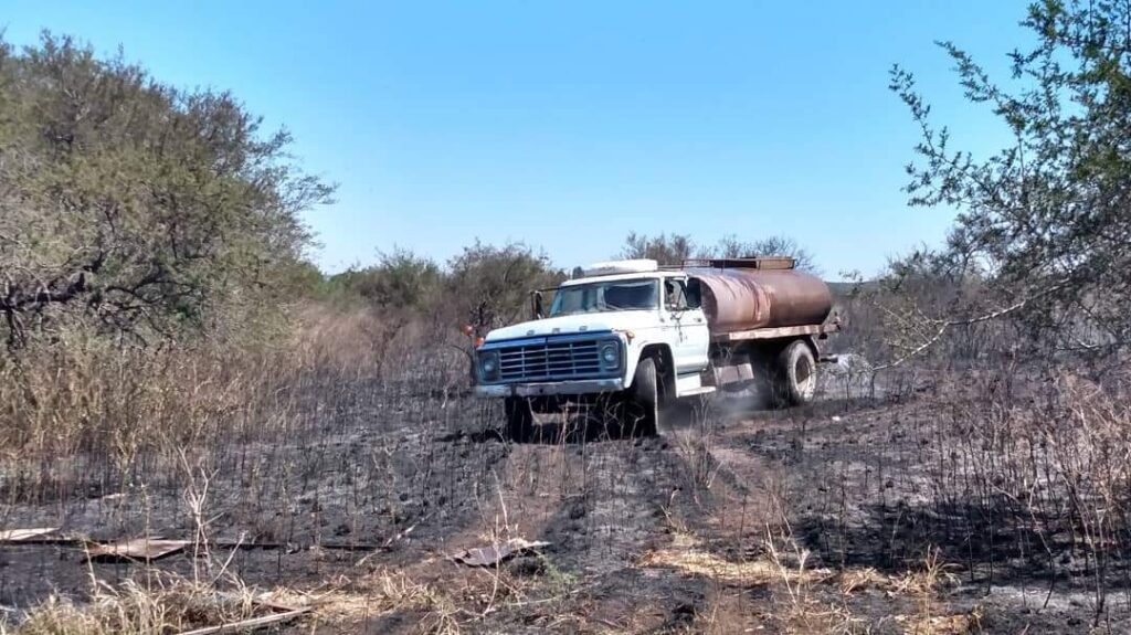 Se quemaron dos hectáreas de monte en Colonia Caroya