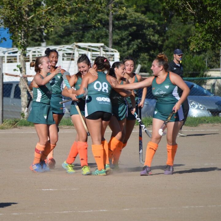 Hockey Baguales sigue a paso firme