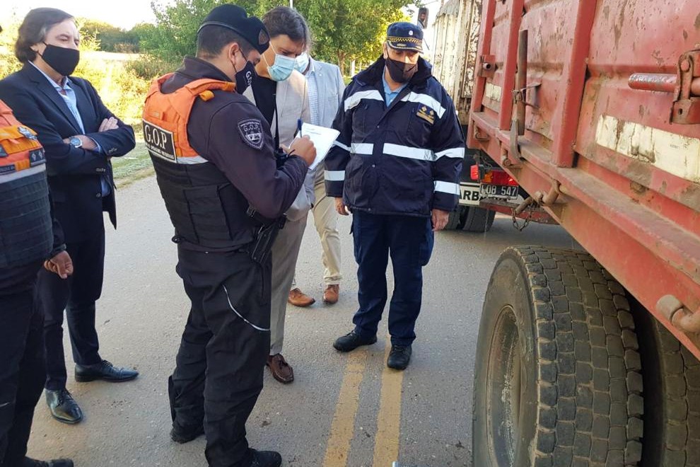 Realizan controles de cargas de camiones en rutas de Córdoba