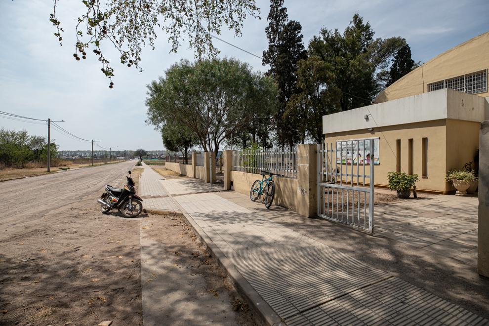 Colonia Caroya: Arranca la  pavimentación de accesos a escuelas