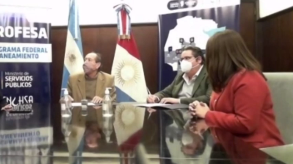 El Intendente Brandán firmó el convenio por la Obra de Cloacas
