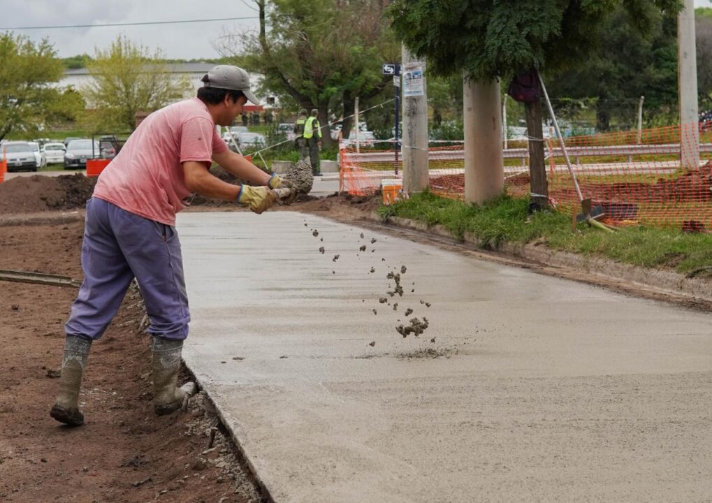 Jesús María: avanza la obra de pavimentación en barrio Los Nogales