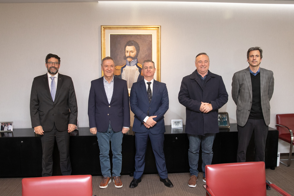 Schiaretti recibió a las nuevas autoridades de IVECO para Argentina y Latinoamérica