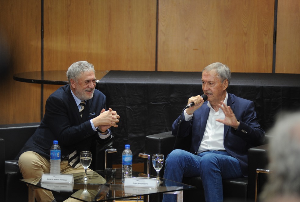 Schiaretti explicó en Buenos Aires el modelo de gestión Córdoba