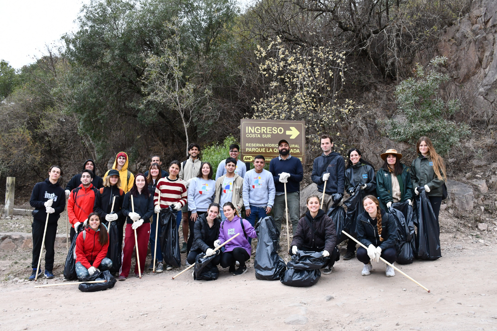 Ambiente: jornada de limpieza y cuidado en la Reserva La Quebrada