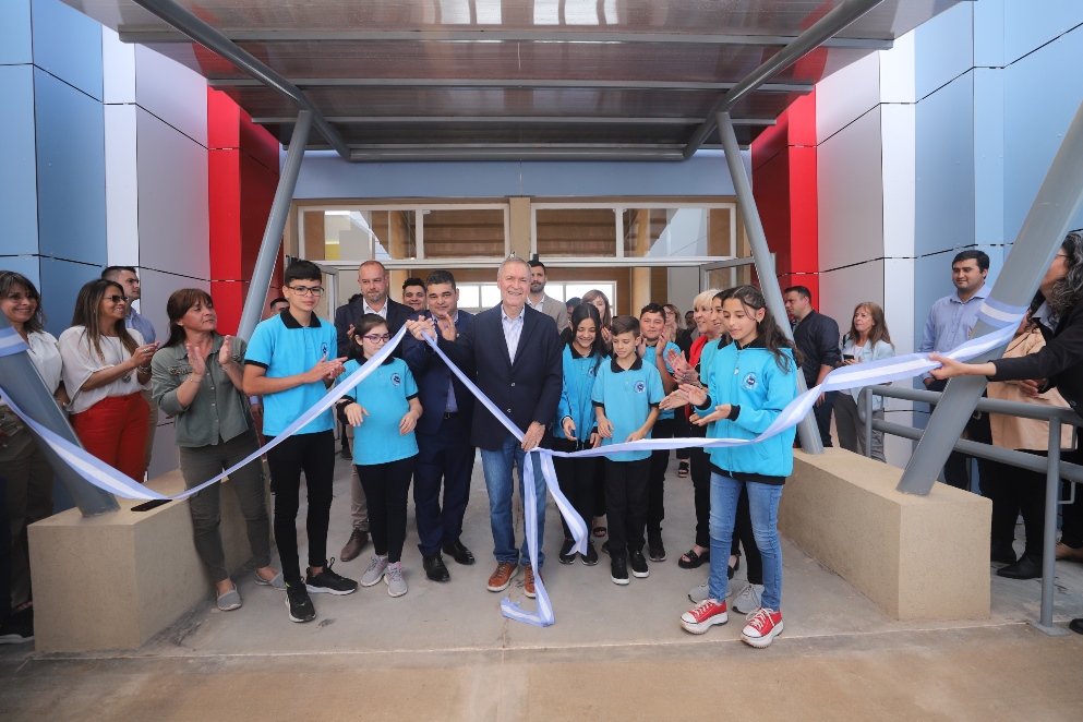 En La Para, Schiaretti inauguró la novena escuela Proa
