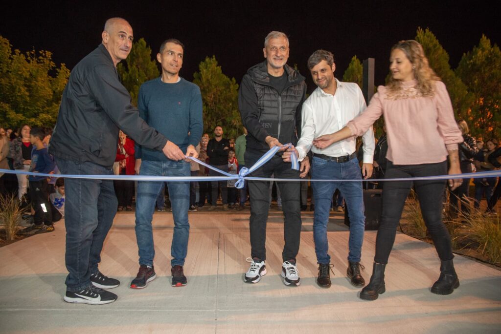 Jesús María inauguró su Centro de Eventos y Deportes