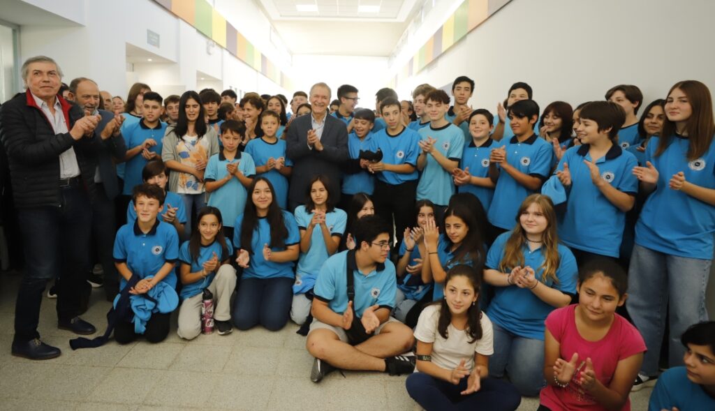 Schiaretti inauguró una escuela ProA en Marcos Juárez
