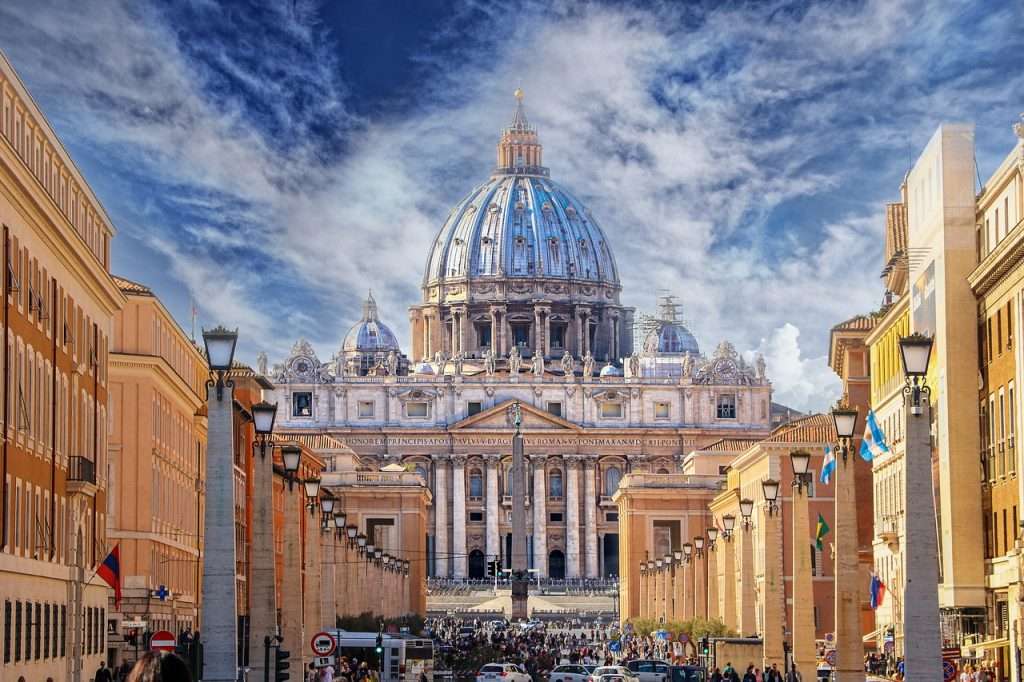 Polémica en el Vaticano por la desaparición de una joven.