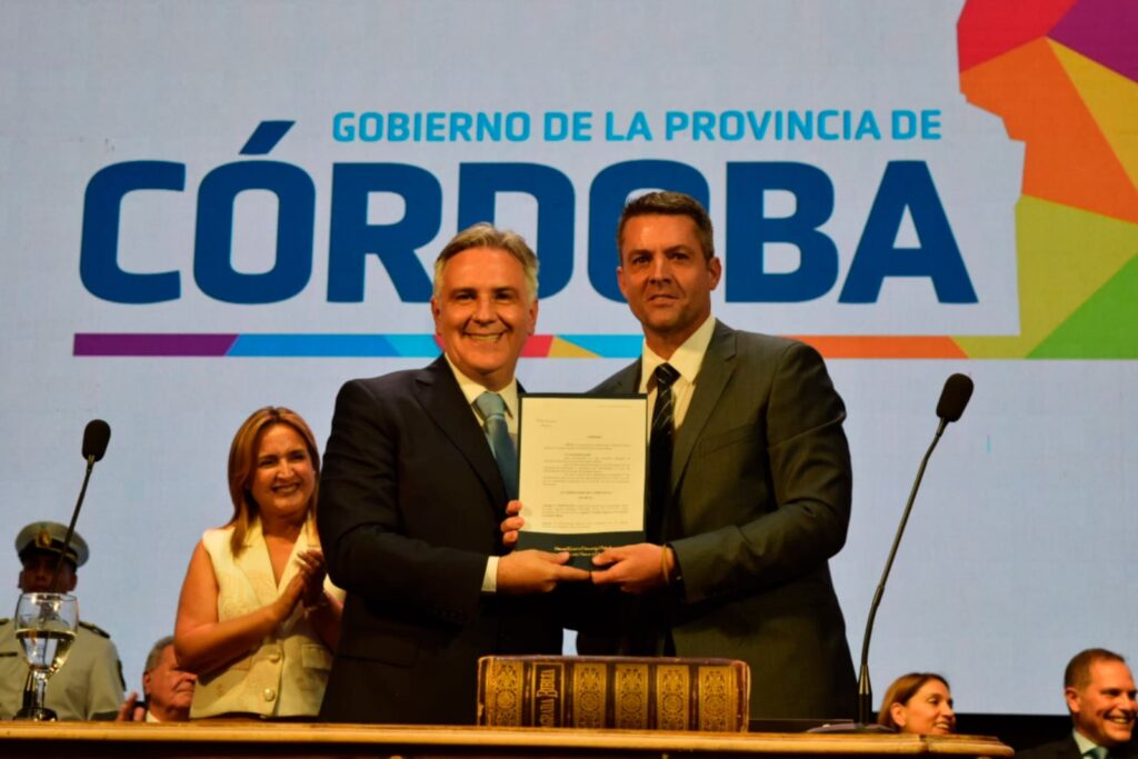 En Río Cuarto, Llaryora completó su gabinete de ministros