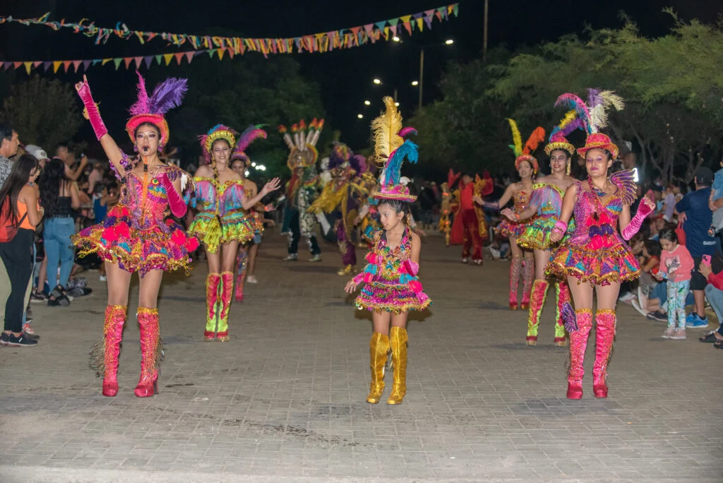 Jesús María, Colonia Caroya Y Sinsacate Se Visten De Fiesta Para El Finde XL De Carnaval