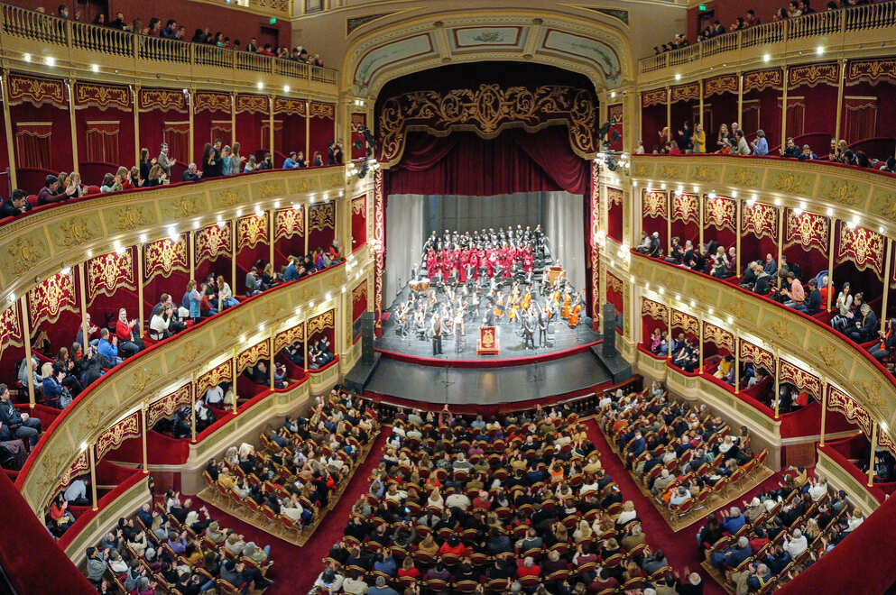 Febrero cultural: el Teatro del Libertador y el Teatro Real inician su temporada 2024